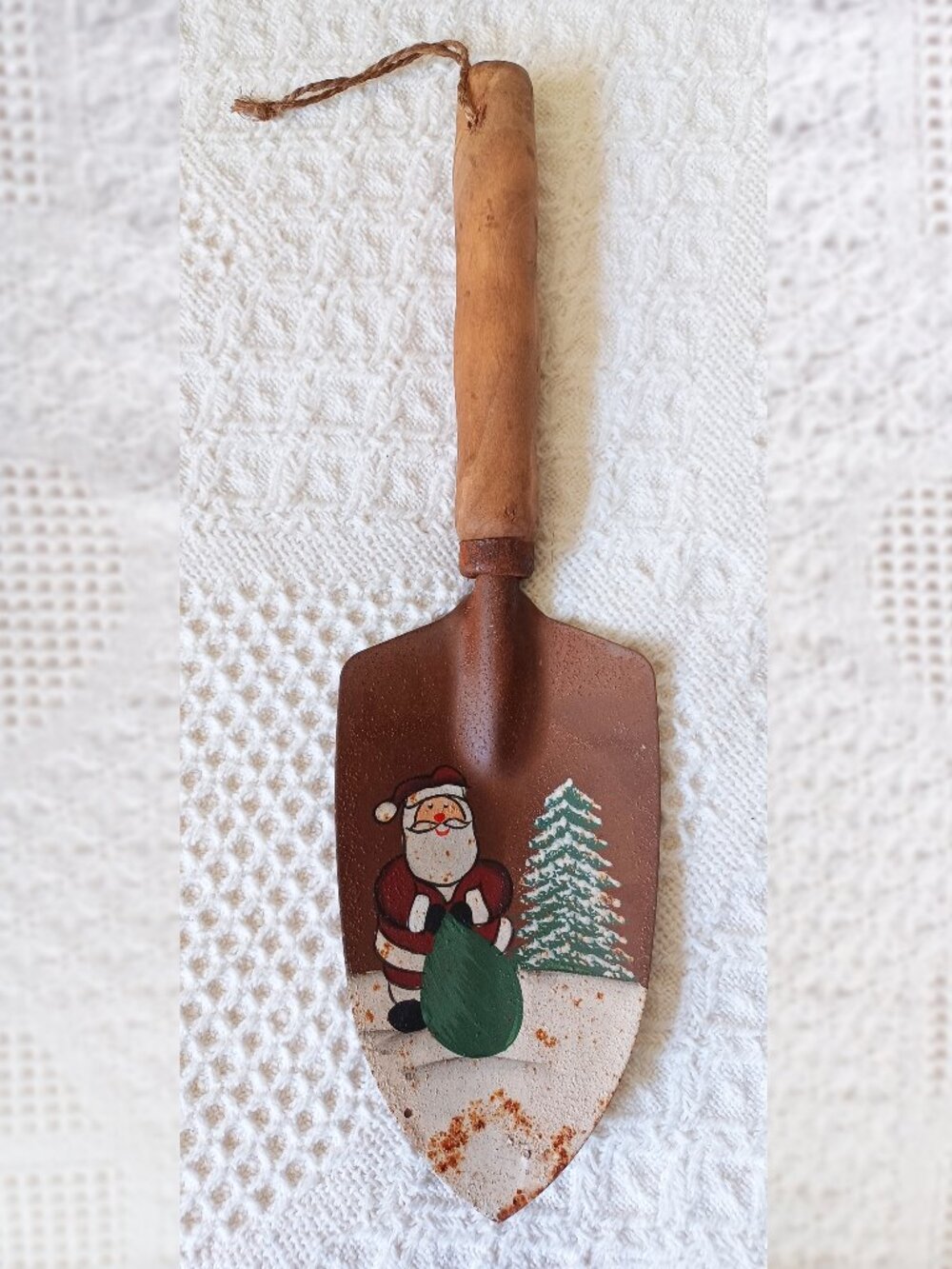 Vintage Hand Shovel, Hand-Painted Santa, Christmas Decor, Ohio Wholesale, Trowel